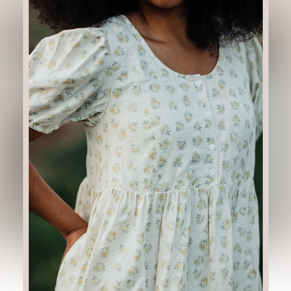 Babydoll Floral Dress - size Large - Picture 4 of 8